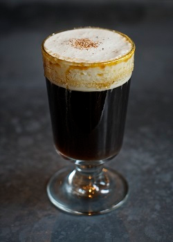 Illustration for article titled Spanish Coffee: A Pacific Northwest Cocktail to Warm You During Winter